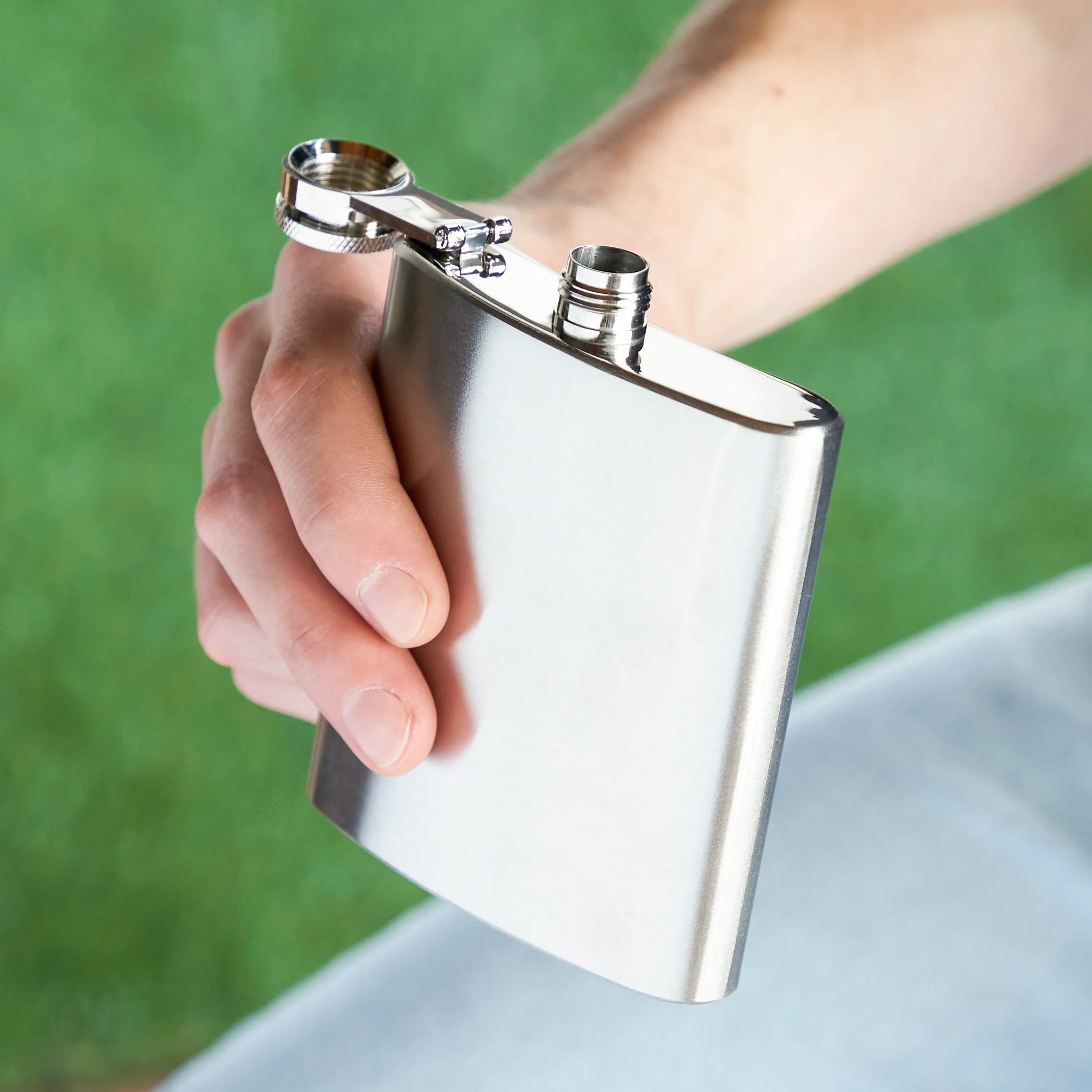 Trueflask 6 oz Stainless Steel Flask - Image 4